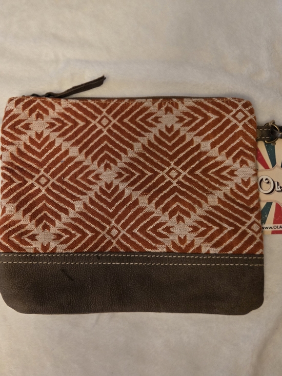 OLAY Handbags - OLAY Orange and Brown Geometric Wristlet Clutch